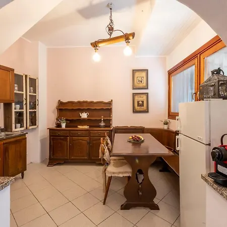 Charm Amidst Lakes & Mountains - Renovated In 2023 Ramponio Exterior photo