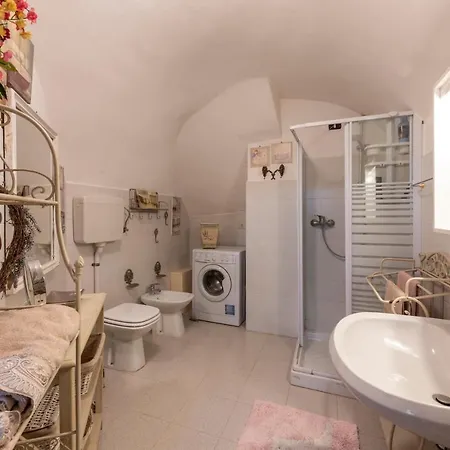 Charm Amidst Lakes & Mountains - Renovated In 2023 Ramponio Exterior photo